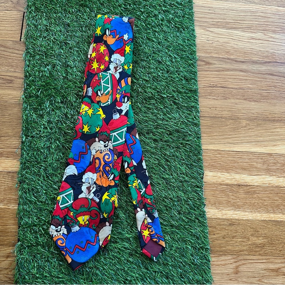 Vintage 1996 Looney Tunes Christmas Tie Bugs Bunny Taz Tweety Silk Handmade